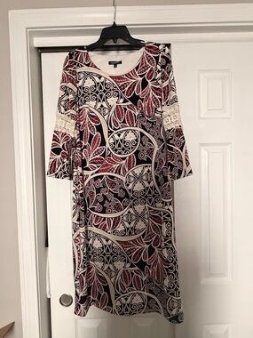 Glamour Black, Red and Cream Printed Long-Sleeve Shift Dress